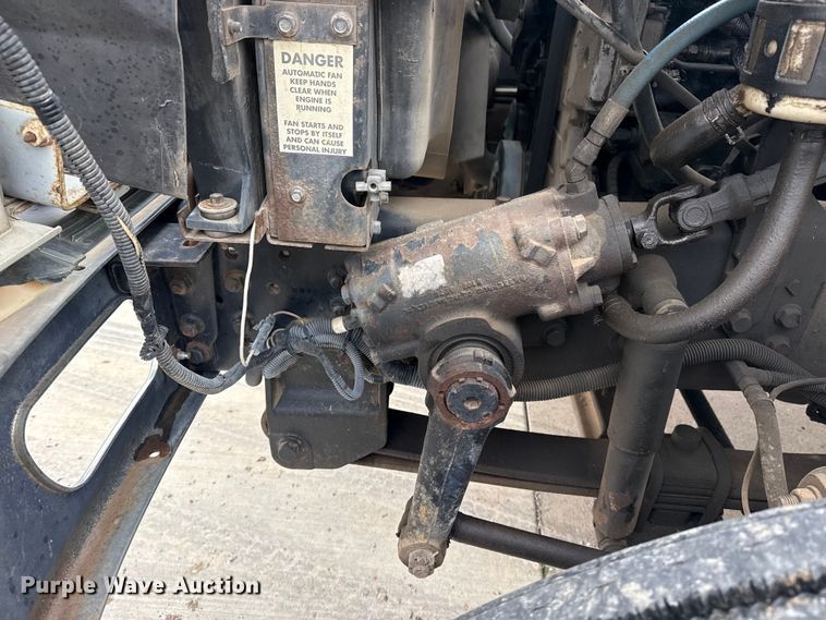 image for item DQ4357 2007 International 7400 flatbed truck