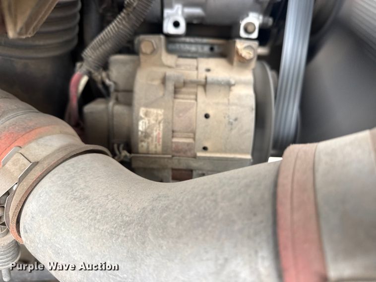 image for item DQ4357 2007 International 7400 flatbed truck