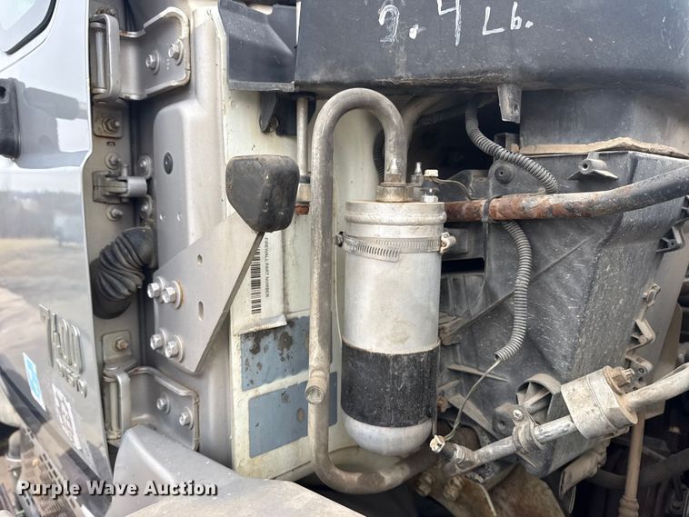 image for item DQ4357 2007 International 7400 flatbed truck