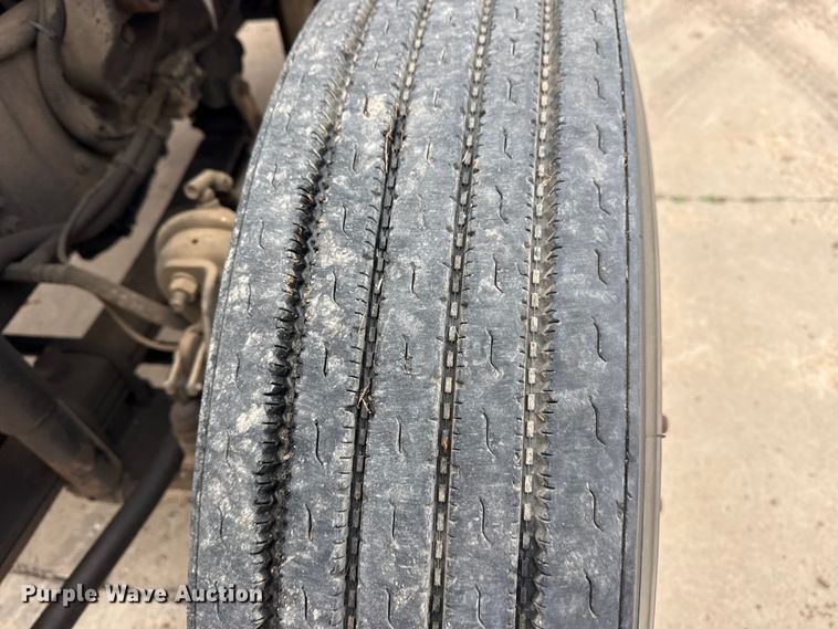 image for item DQ4357 2007 International 7400 flatbed truck