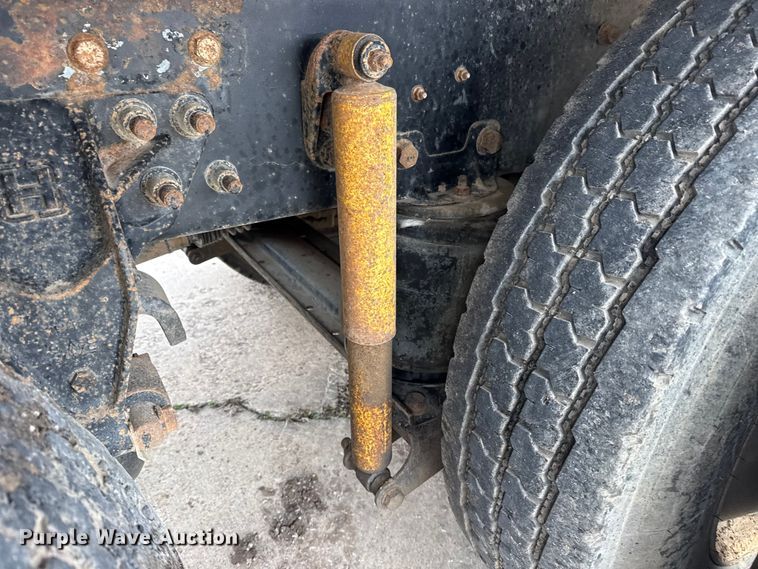 image for item DQ4357 2007 International 7400 flatbed truck