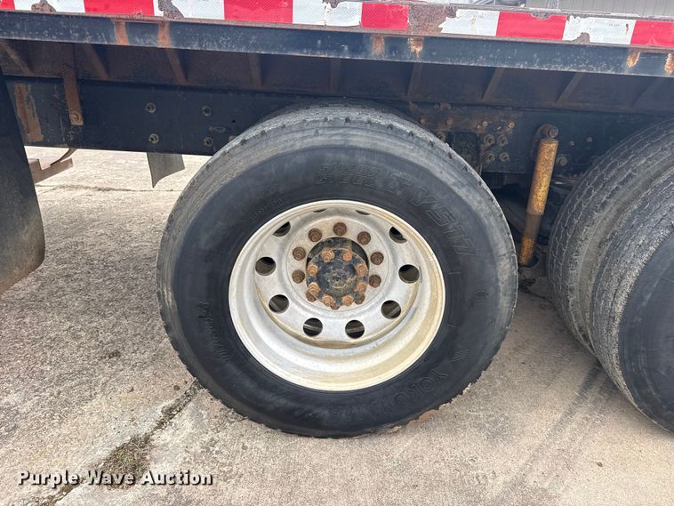 image for item DQ4357 2007 International 7400 flatbed truck