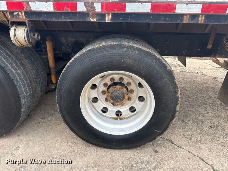 image for item DQ4357 2007 International 7400 flatbed truck