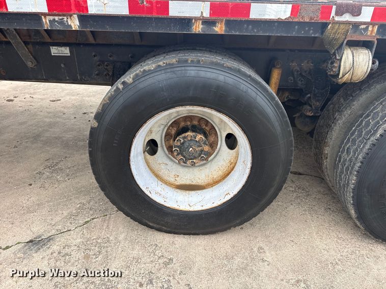 image for item DQ4357 2007 International 7400 flatbed truck