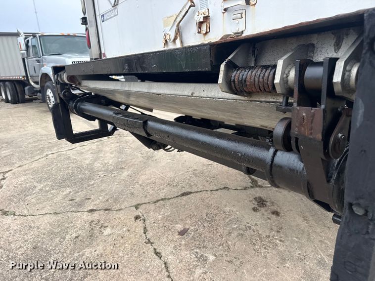 image for item DQ4358 2009 International 7500 box truck