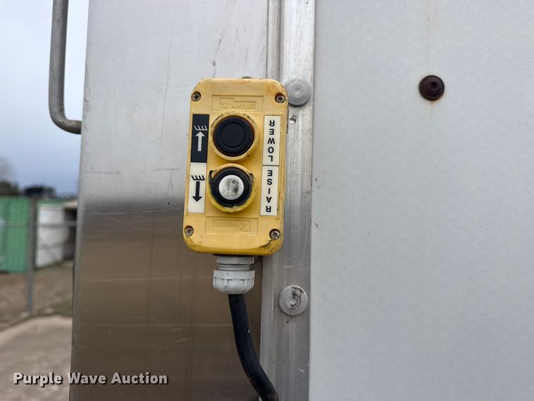 image for item DQ4358 2009 International 7500 box truck