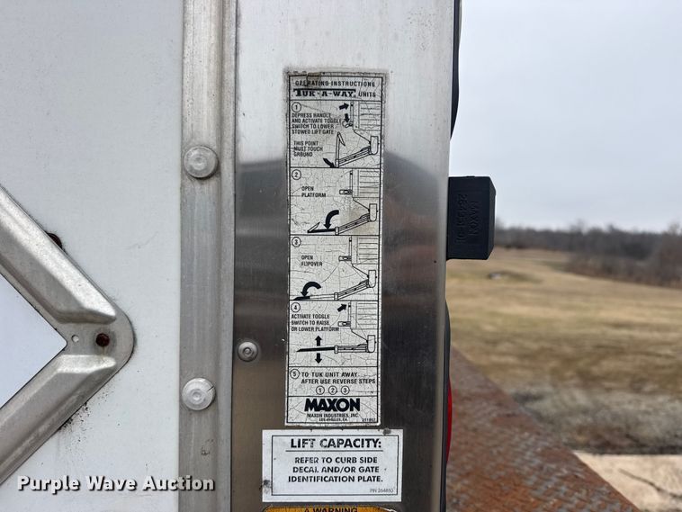 image for item DQ4358 2009 International 7500 box truck