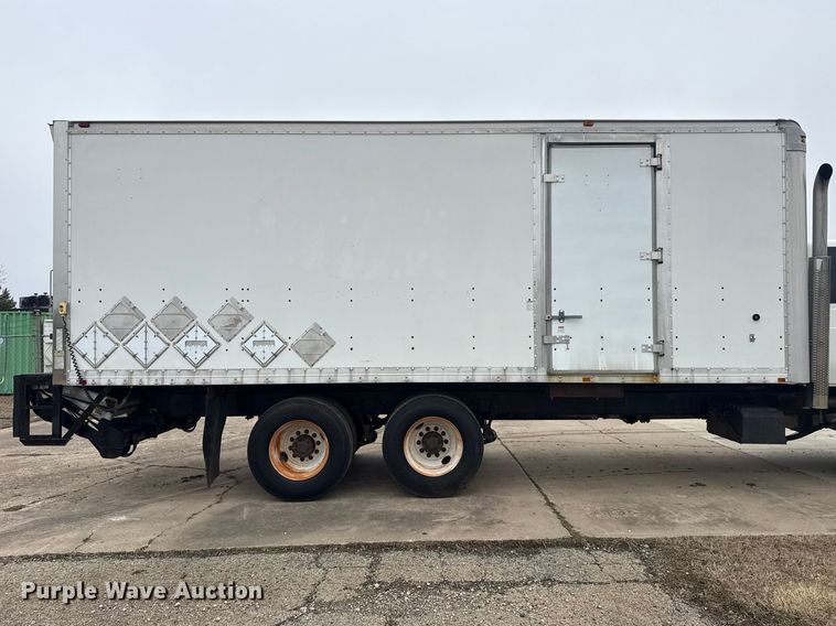 image for item DQ4358 2009 International 7500 box truck
