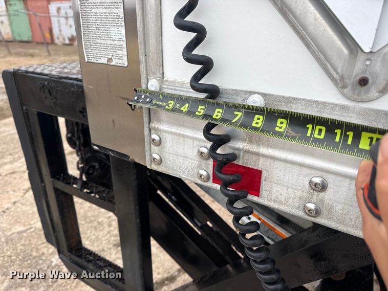 image for item DQ4358 2009 International 7500 box truck