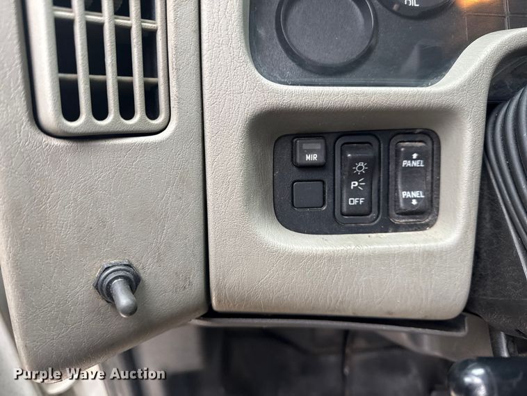 image for item DQ4358 2009 International 7500 box truck