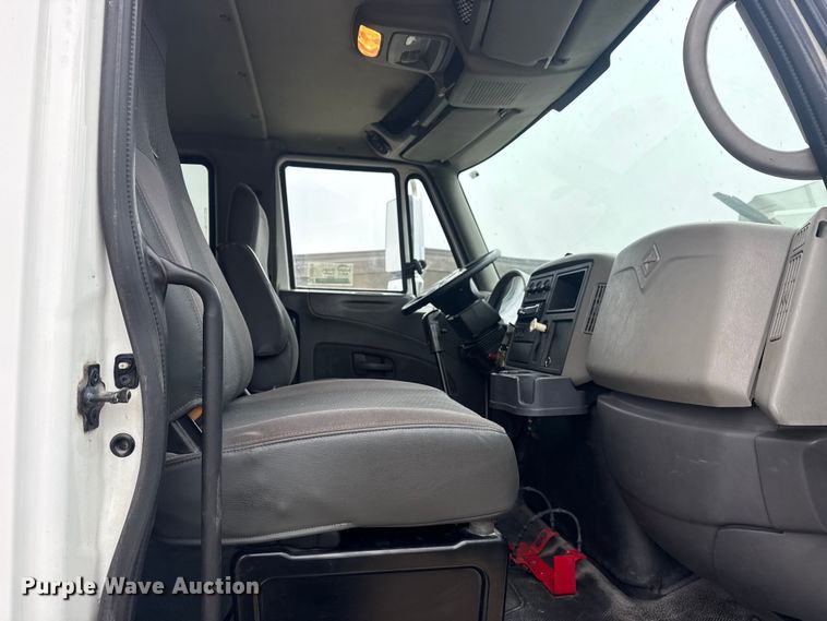 image for item DQ4358 2009 International 7500 box truck