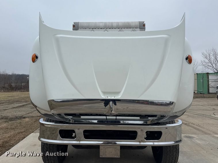 image for item DQ4358 2009 International 7500 box truck