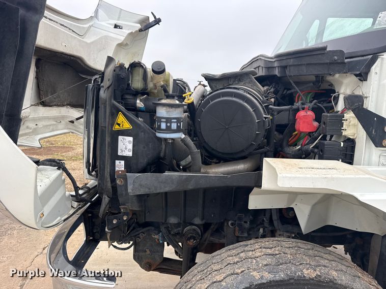 image for item DQ4358 2009 International 7500 box truck