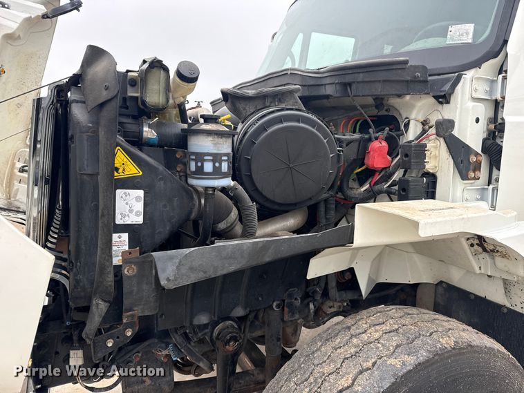 image for item DQ4358 2009 International 7500 box truck