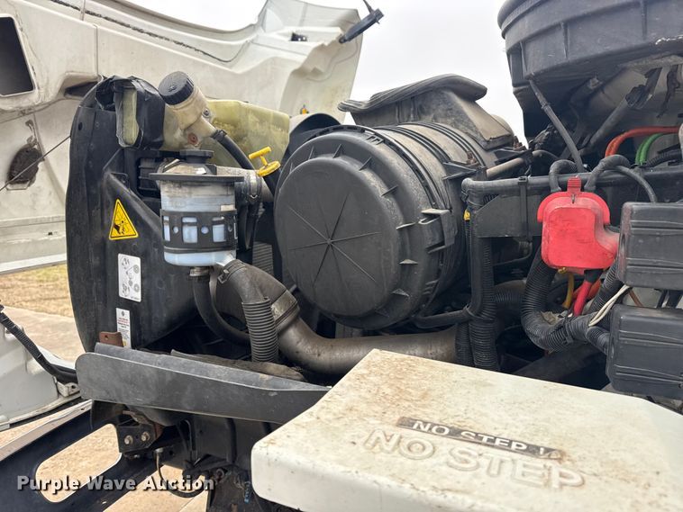 image for item DQ4358 2009 International 7500 box truck