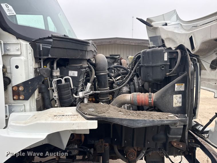 image for item DQ4358 2009 International 7500 box truck