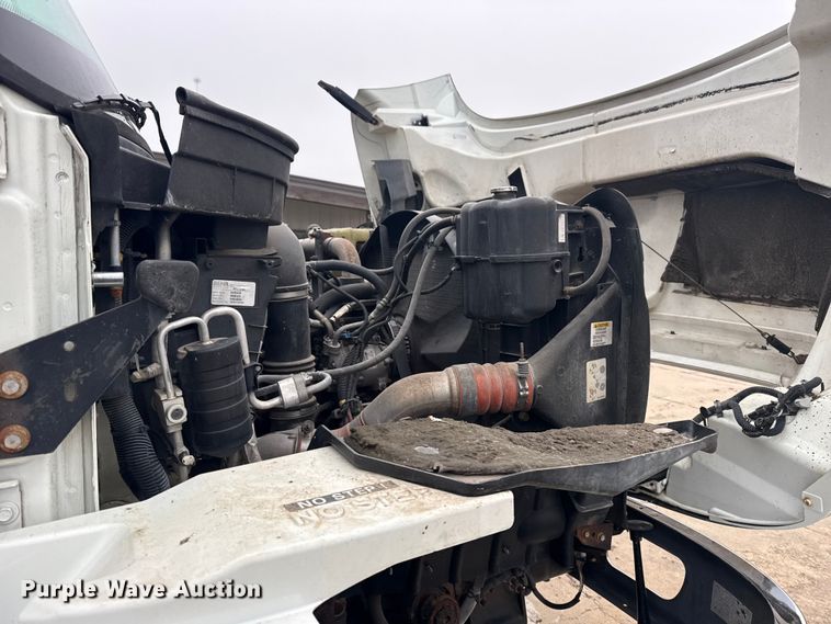 image for item DQ4358 2009 International 7500 box truck