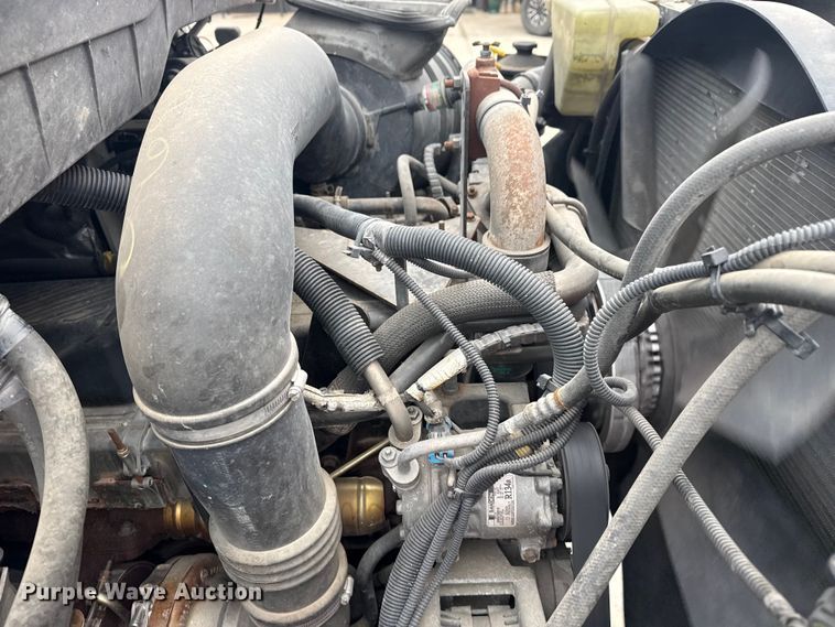 image for item DQ4358 2009 International 7500 box truck