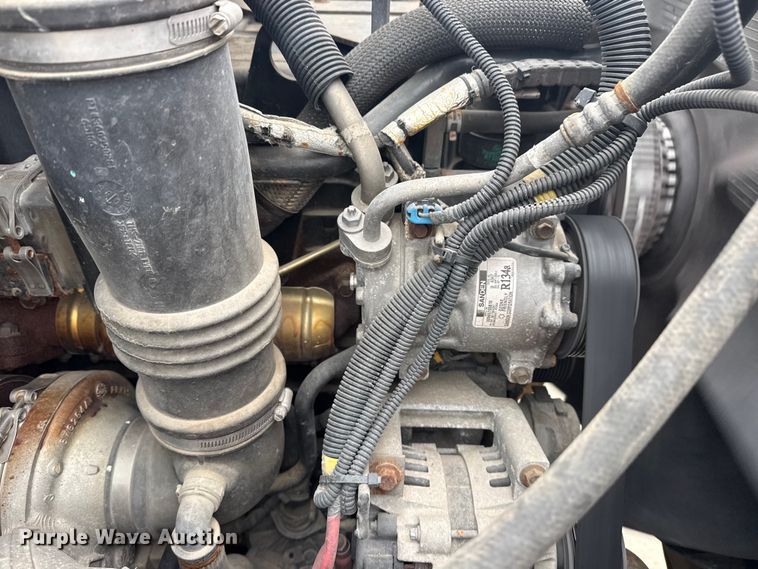 image for item DQ4358 2009 International 7500 box truck