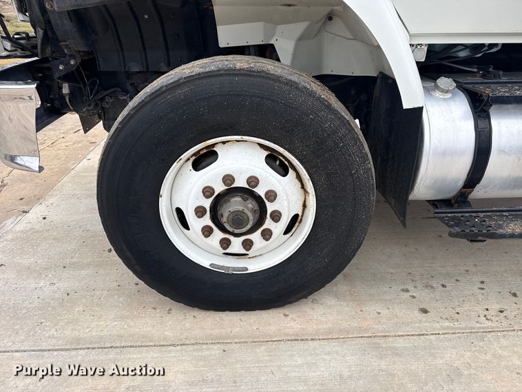 image for item DQ4358 2009 International 7500 box truck