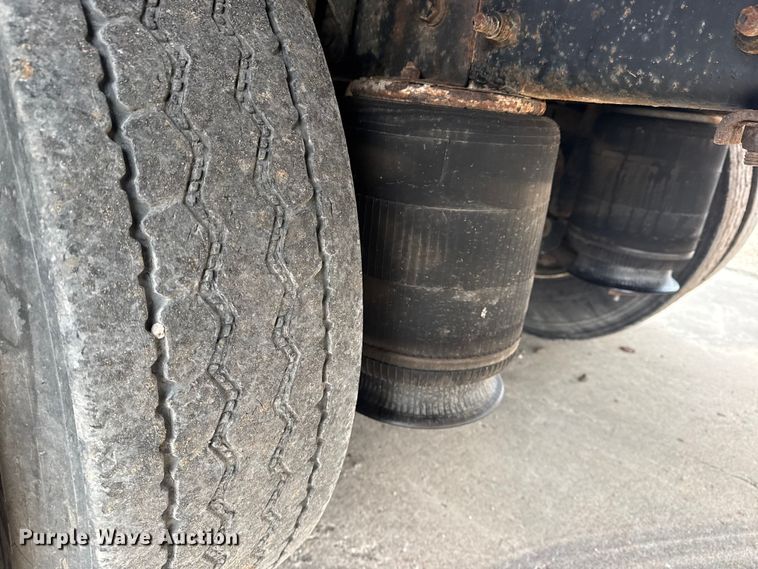 image for item DQ4358 2009 International 7500 box truck