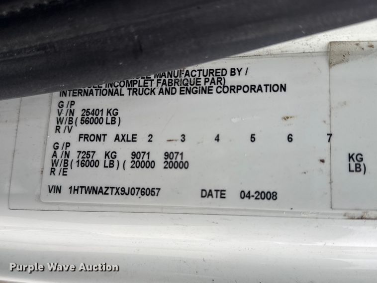 image for item DQ4358 2009 International 7500 box truck