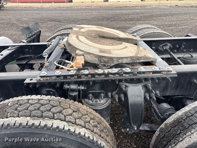 image for item DQ4370 2018 Freightliner Cascadia semi truck