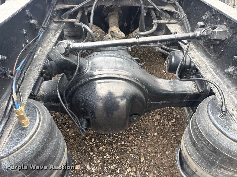 image for item DQ4370 2018 Freightliner Cascadia semi truck