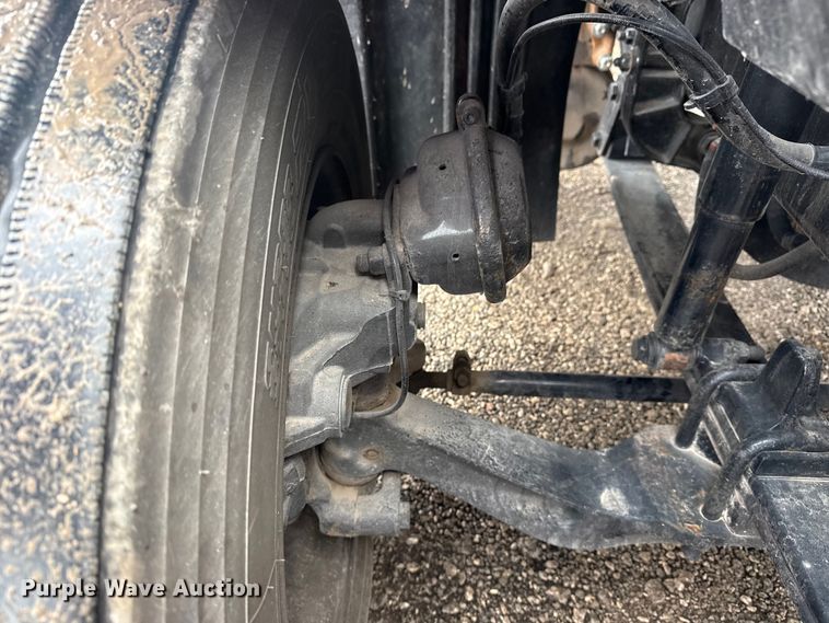 image for item DQ4370 2018 Freightliner Cascadia semi truck