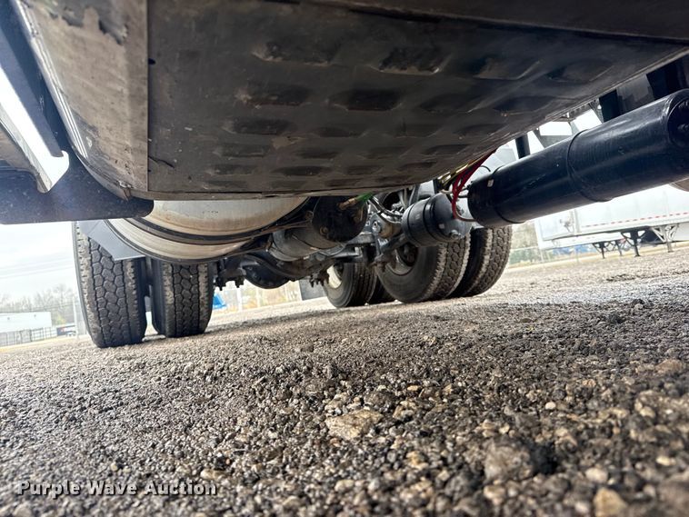 image for item DQ4370 2018 Freightliner Cascadia semi truck