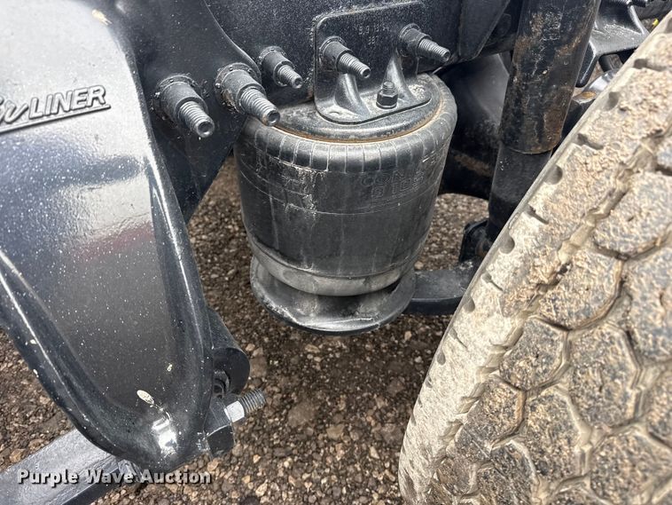 image for item DQ4370 2018 Freightliner Cascadia semi truck