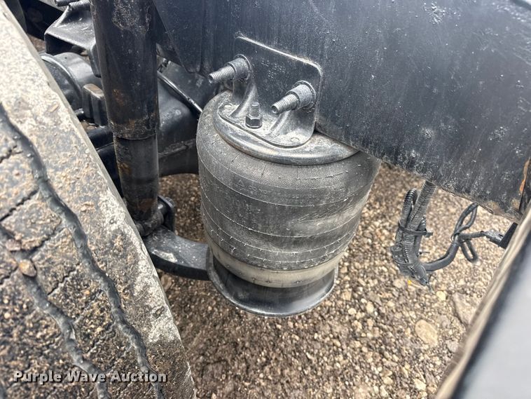 image for item DQ4370 2018 Freightliner Cascadia semi truck