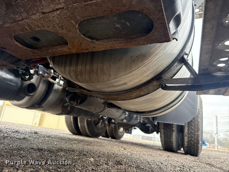 image for item DQ4370 2018 Freightliner Cascadia semi truck