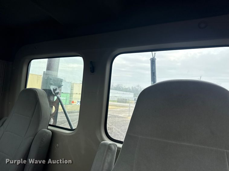 image for item DQ4370 2018 Freightliner Cascadia semi truck