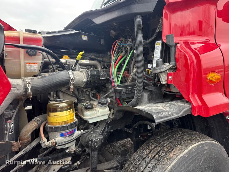 image for item DQ4370 2018 Freightliner Cascadia semi truck