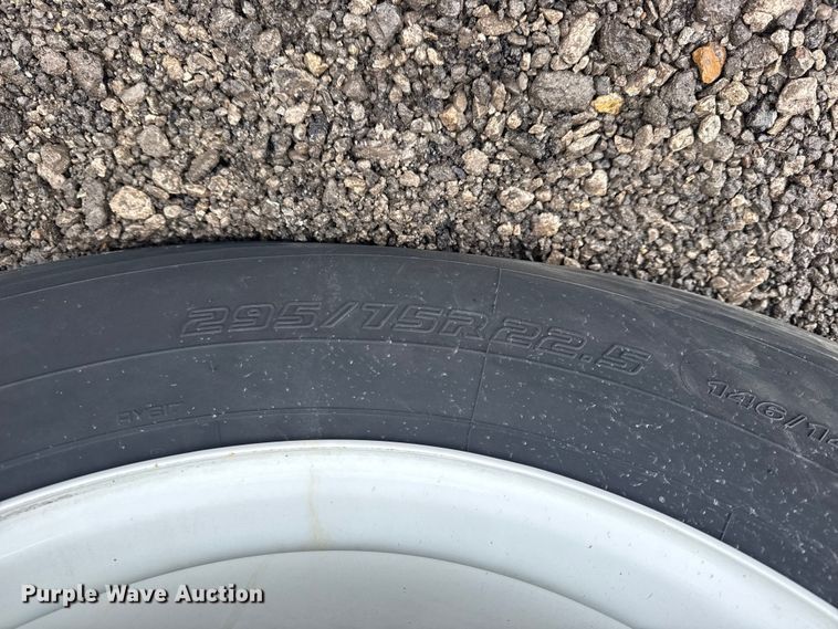 image for item DQ4370 2018 Freightliner Cascadia semi truck