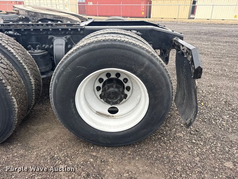 image for item DQ4370 2018 Freightliner Cascadia semi truck