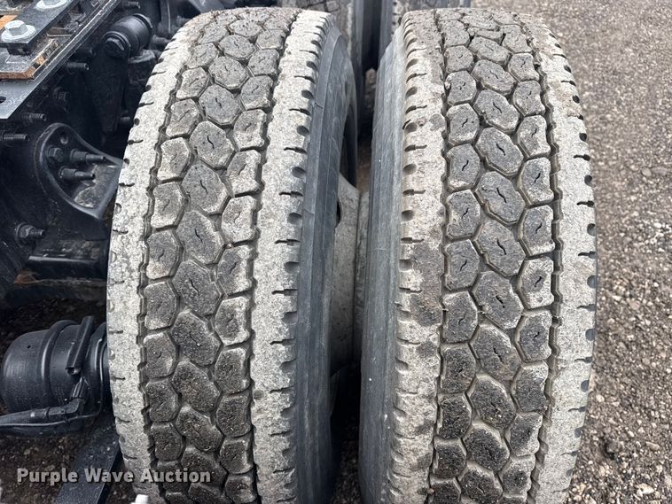 image for item DQ4370 2018 Freightliner Cascadia semi truck