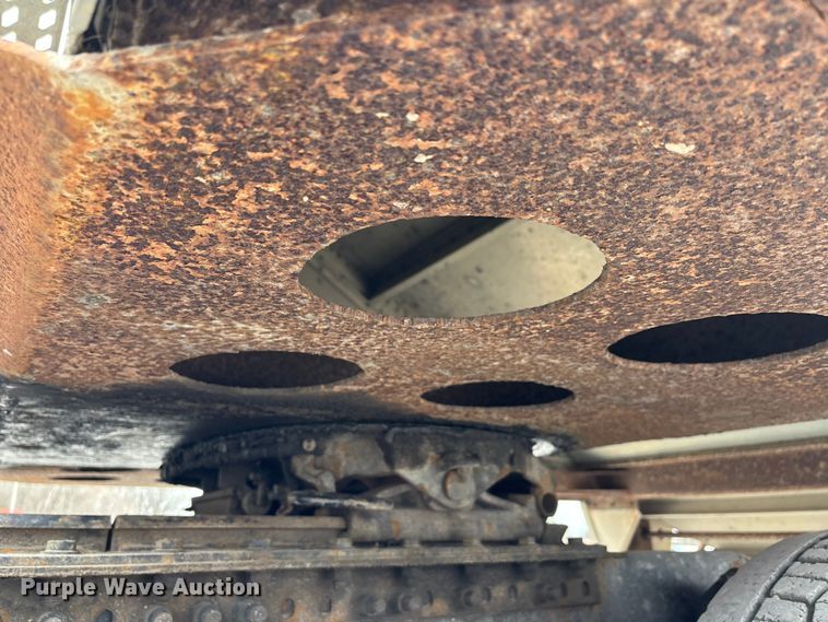 image for item DT0037 2003 Wilson Pacesetter grain trailer