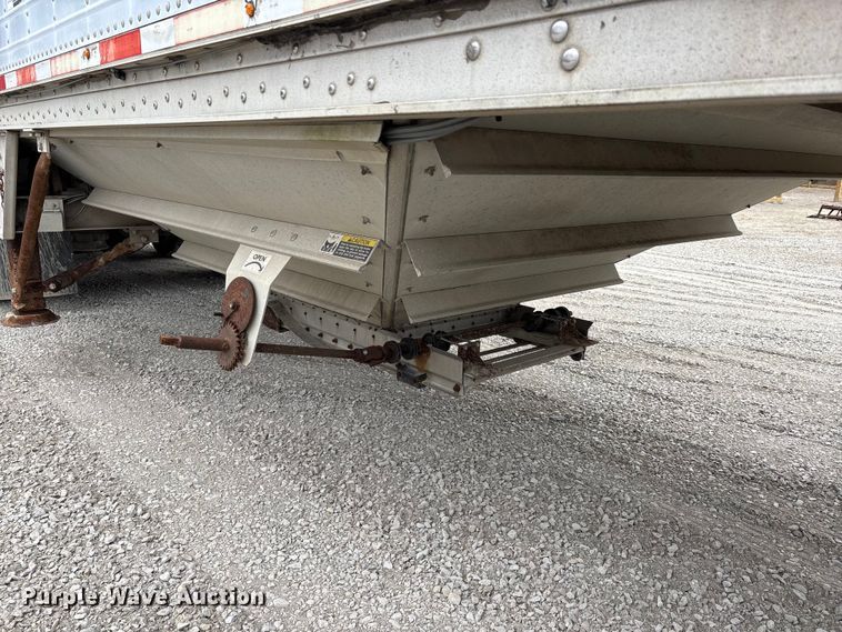 image for item DT0037 2003 Wilson Pacesetter grain trailer