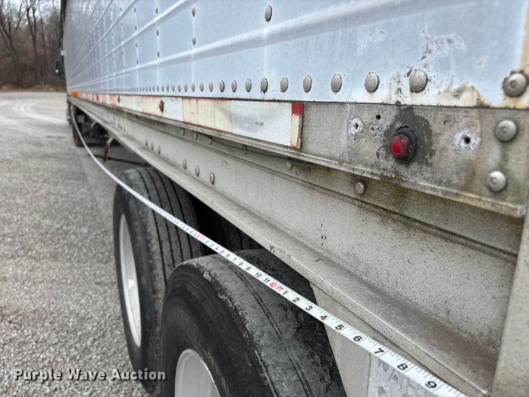 image for item DT0037 2003 Wilson Pacesetter grain trailer