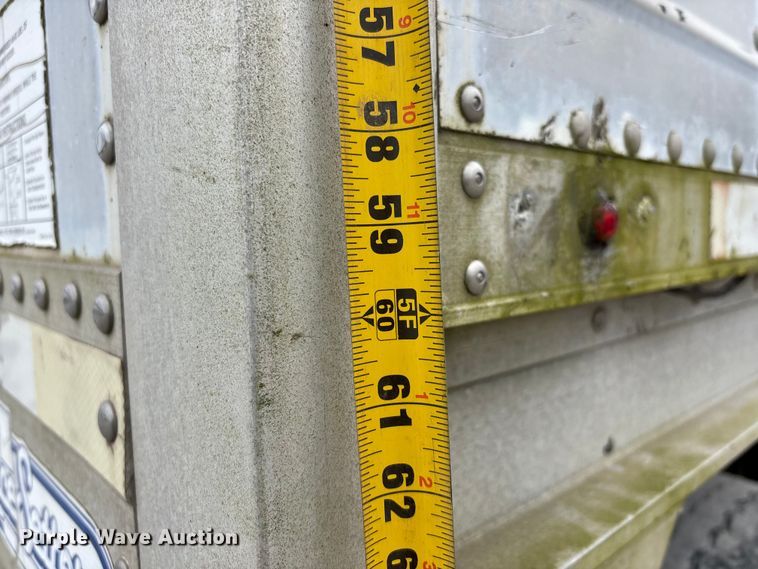 image for item DT0037 2003 Wilson Pacesetter grain trailer