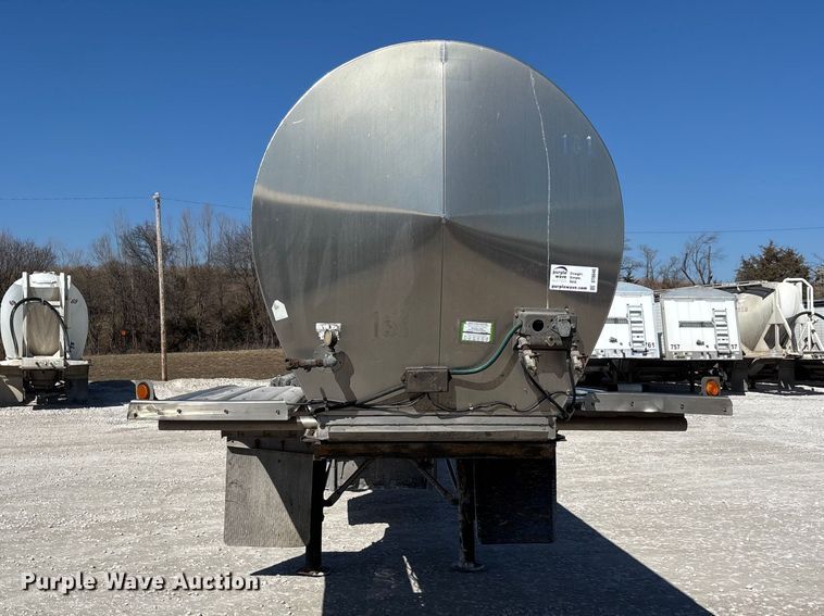 image for item DT0040 1992 Polar tank trailer