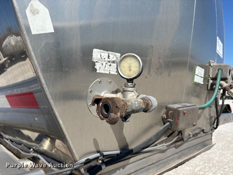 image for item DT0040 1992 Polar tank trailer