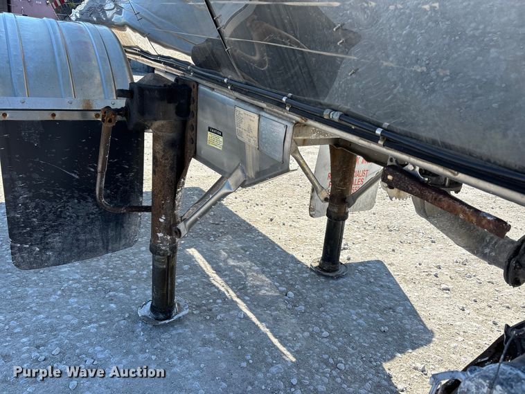 image for item DT0040 1992 Polar tank trailer