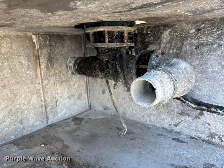 image for item DT0040 1992 Polar tank trailer