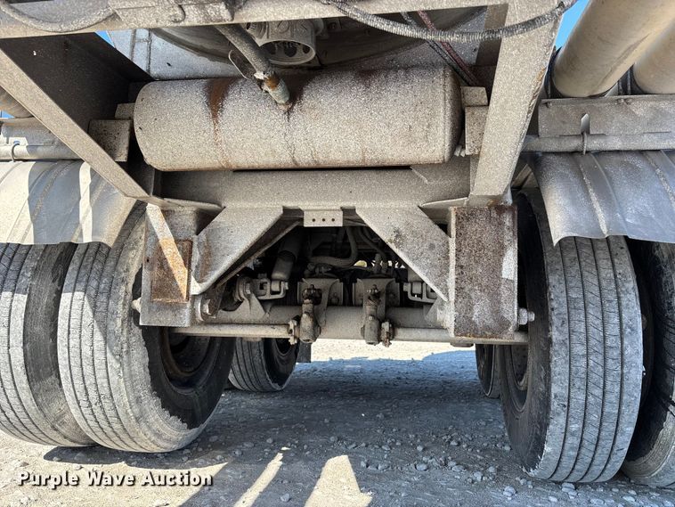 image for item DT0040 1992 Polar tank trailer