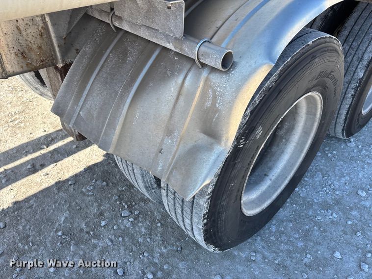 image for item DT0040 1992 Polar tank trailer