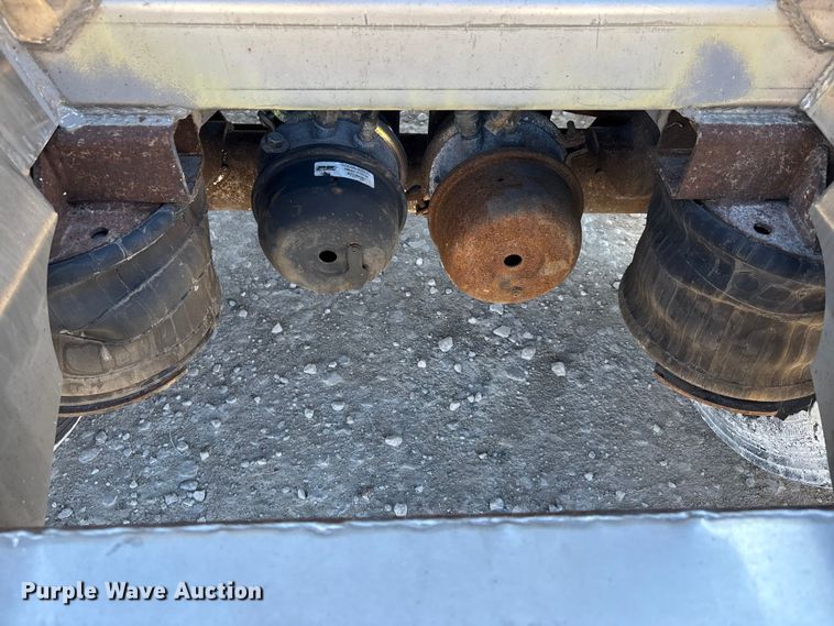 image for item DT0040 1992 Polar tank trailer