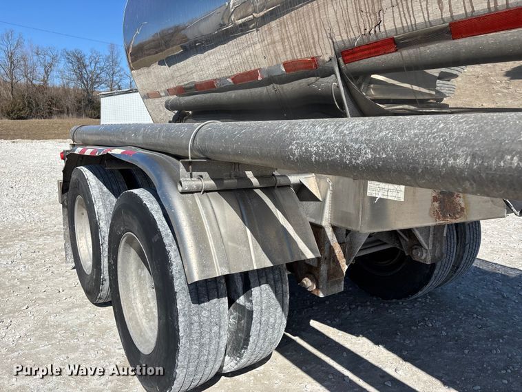 image for item DT0040 1992 Polar tank trailer